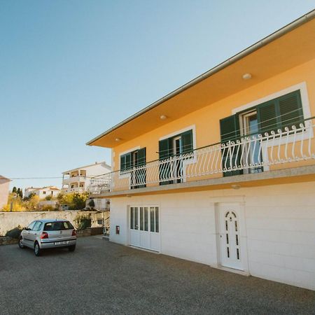 Apartments With A Parking Space Marina, Trogir - 11554 Exterior photo