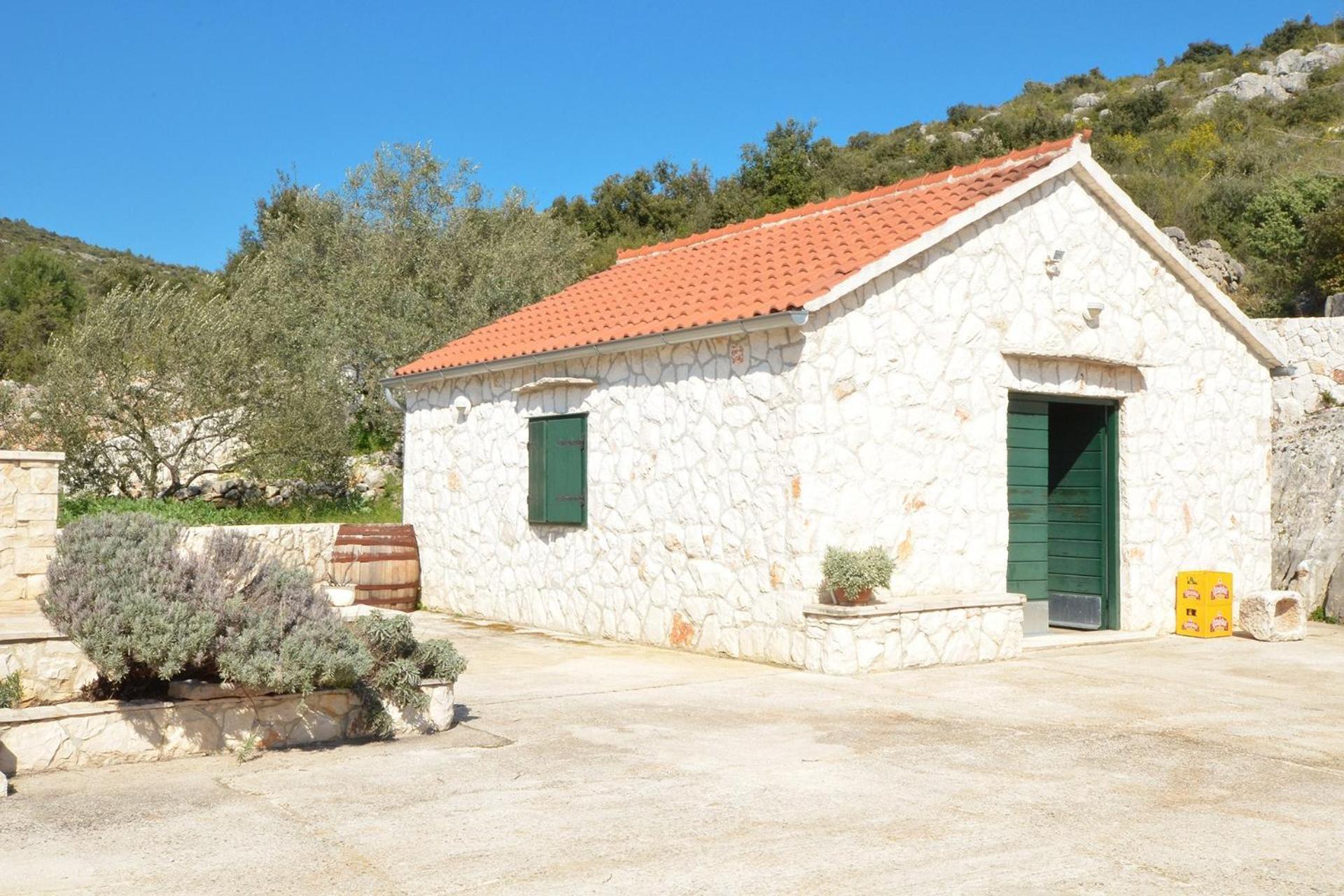 Apartments With A Parking Space Marina, Trogir - 11554 Exterior photo